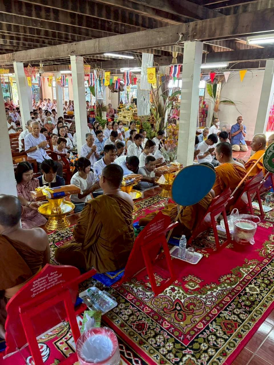 ภาพร่วมพิธีกรรมวัดสว่างอารมณ์