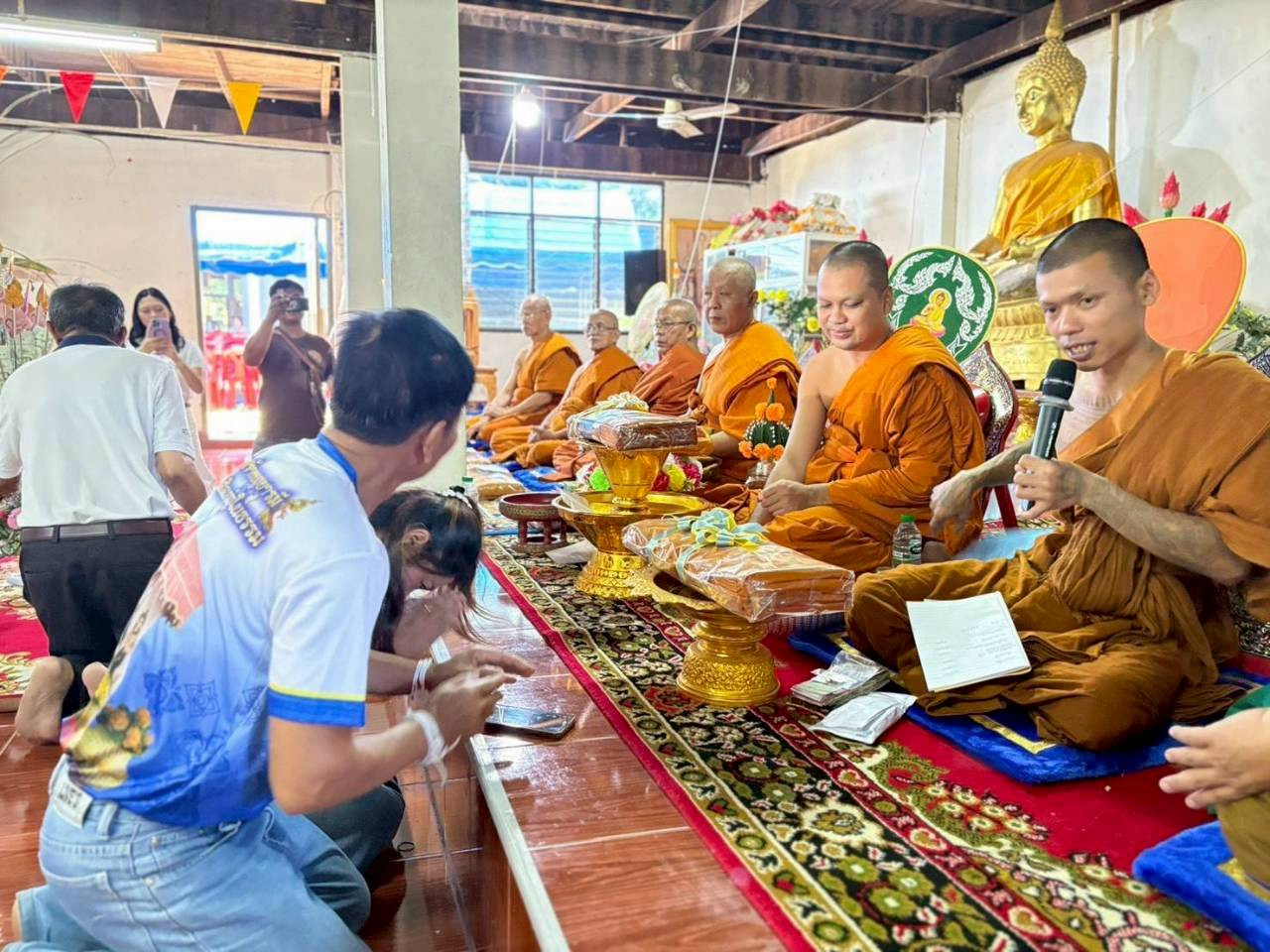 ภาพร่วมพิธีกรรมวัดสว่างอารมณ์