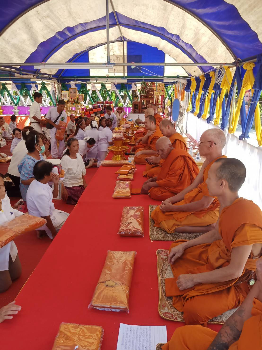 ภาพร่วมพิธีกรรมวัดโสกผักหวาน