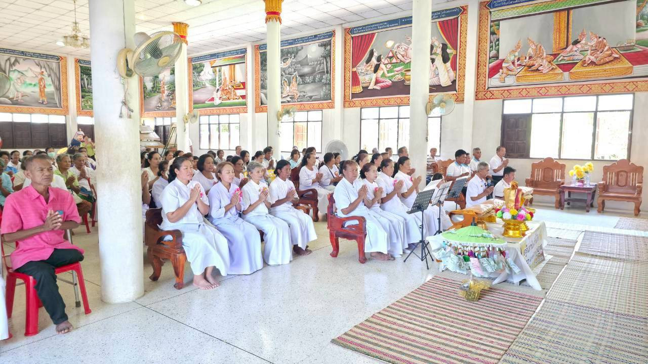ภาพร่วมพิธีกรรมวัดธาตุทอง