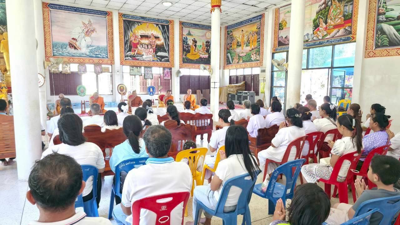 ภาพร่วมพิธีกรรมวัดธาตุทอง