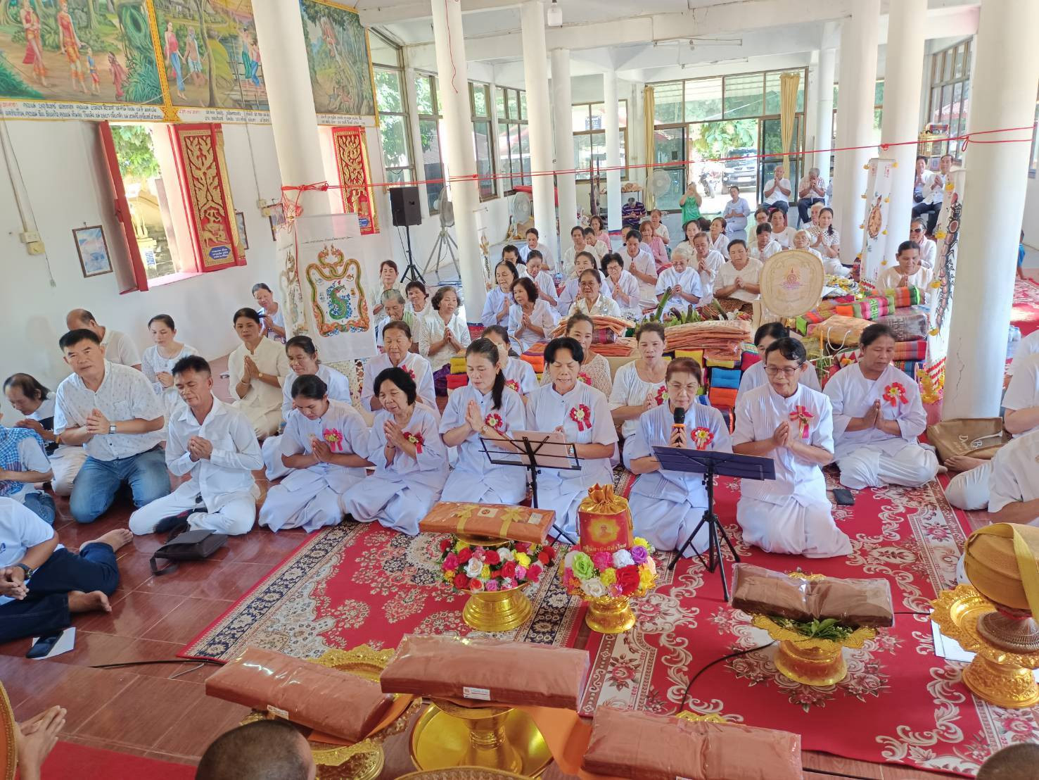 ภาพร่วมพิธีกรรมวัดบ้านแหล่งหนู