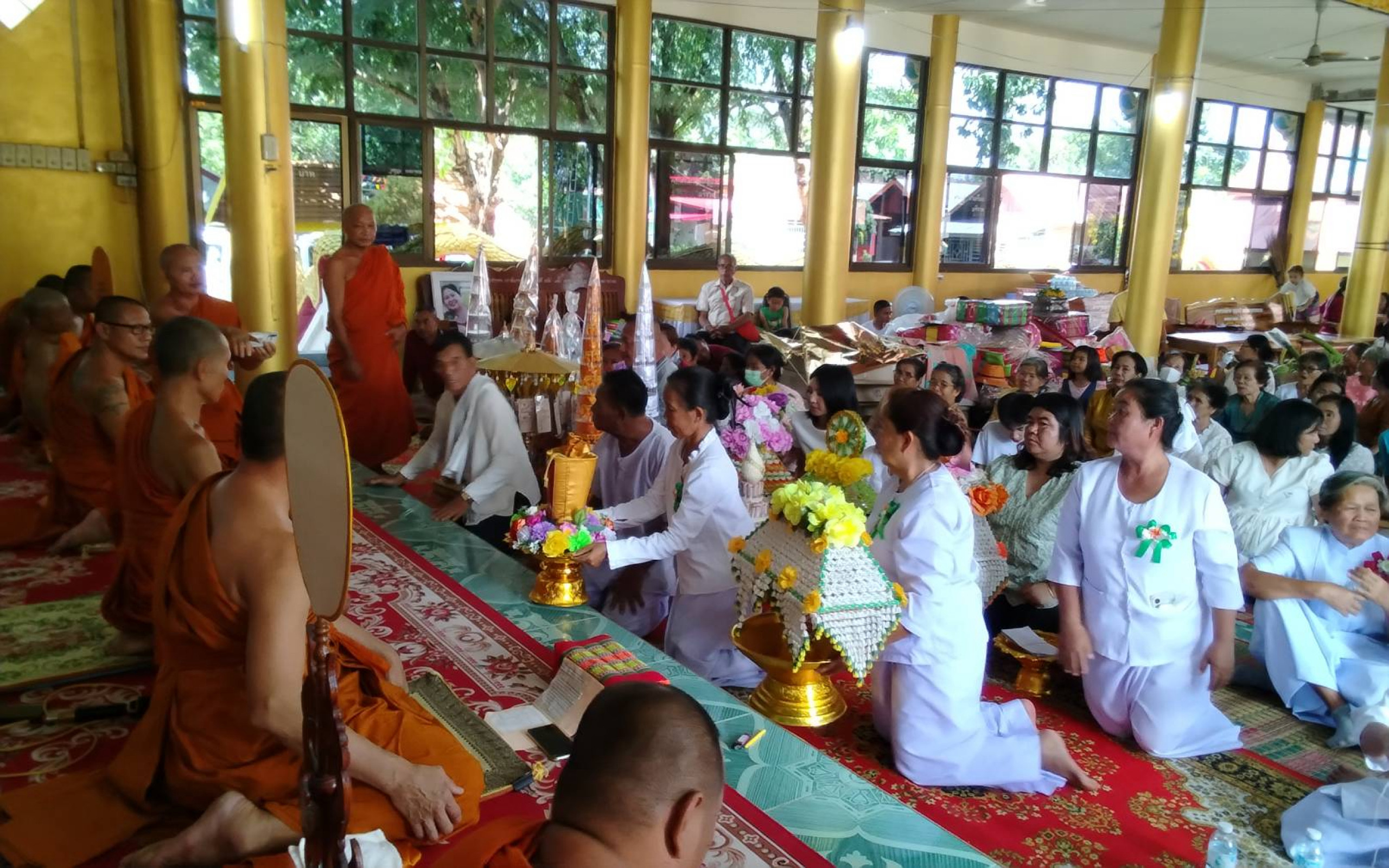 ภาพการถวายปัจจัยวัดโชติการาม