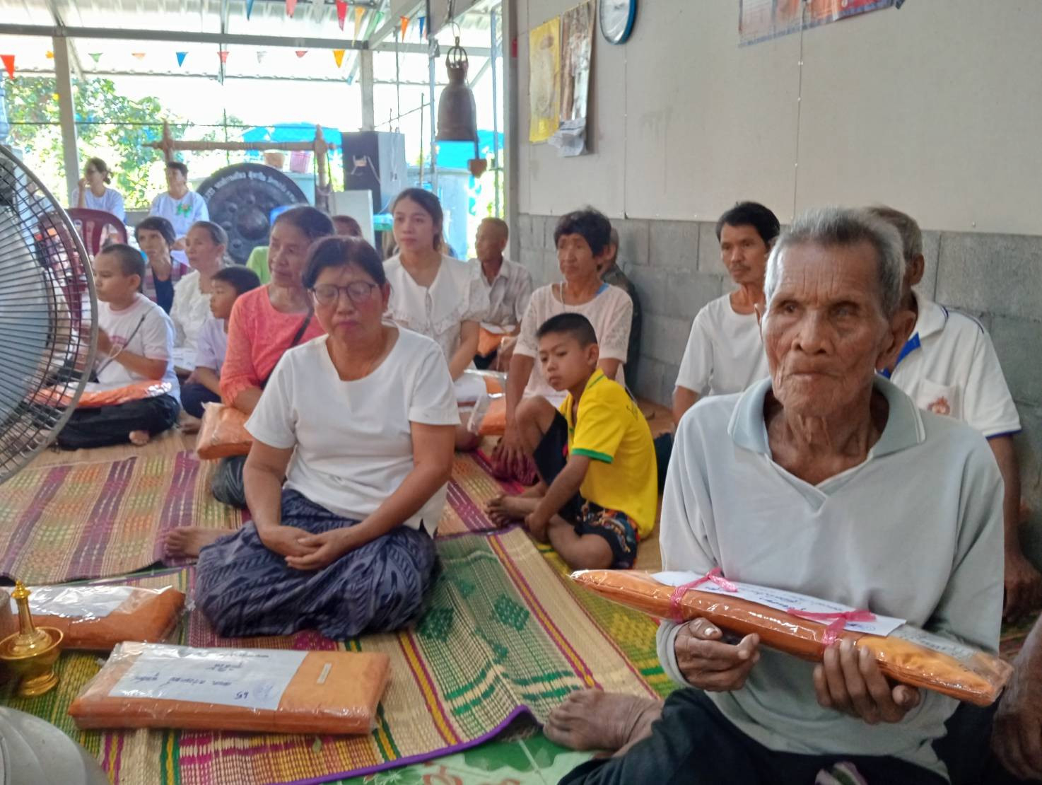 ภาพร่วมพิธีกรรมสำนักสงฆ์ดอนปู่ตา