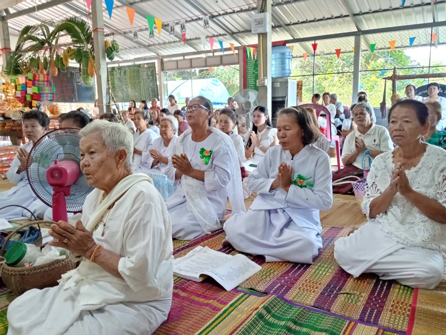 ภาพร่วมพิธีกรรมสำนักสงฆ์ดอนปู่ตา