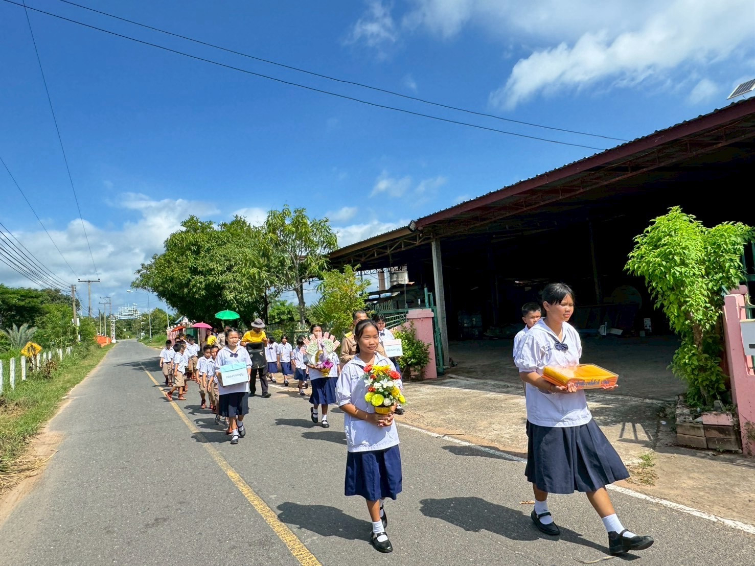 ภาพร่วมพิธีกรรมวัดนาสีนวล