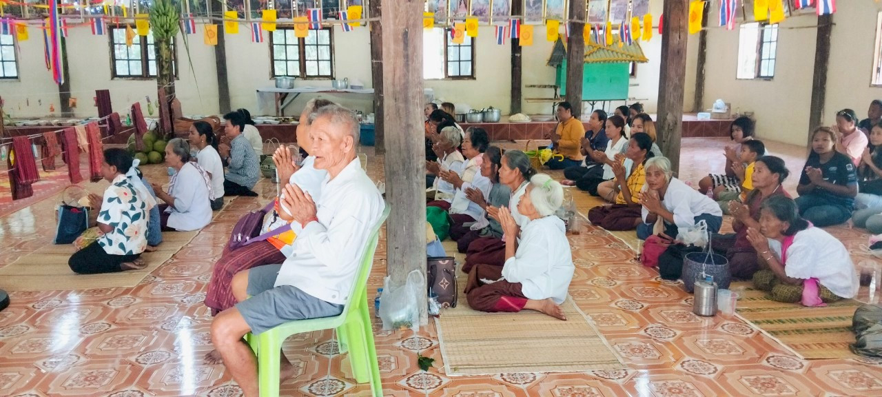 ภาพร่วมพิธีกรรมที่พักสงฆ์บ้านจำปานวง-โนนจำปา