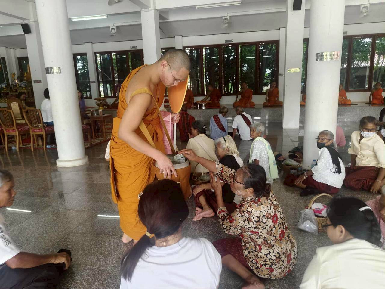 ภาพร่วมพิธีกรรมวัดระกา