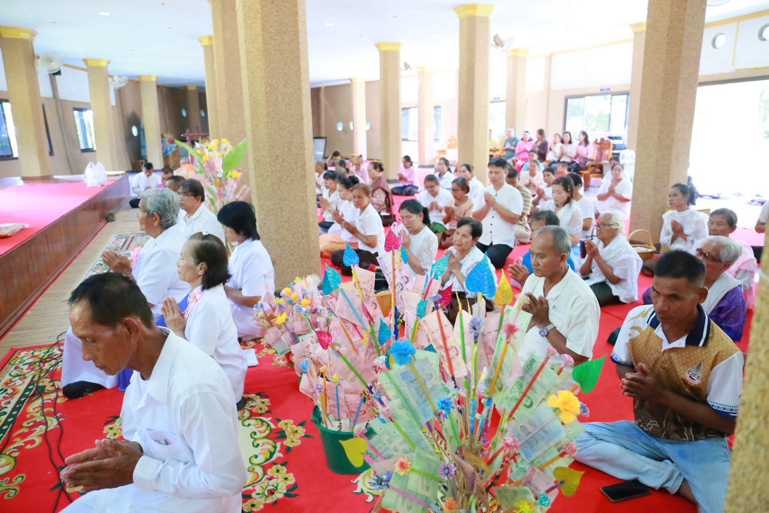 ภาพร่วมพิธีกรรมวัดป่าเนรัญชรา