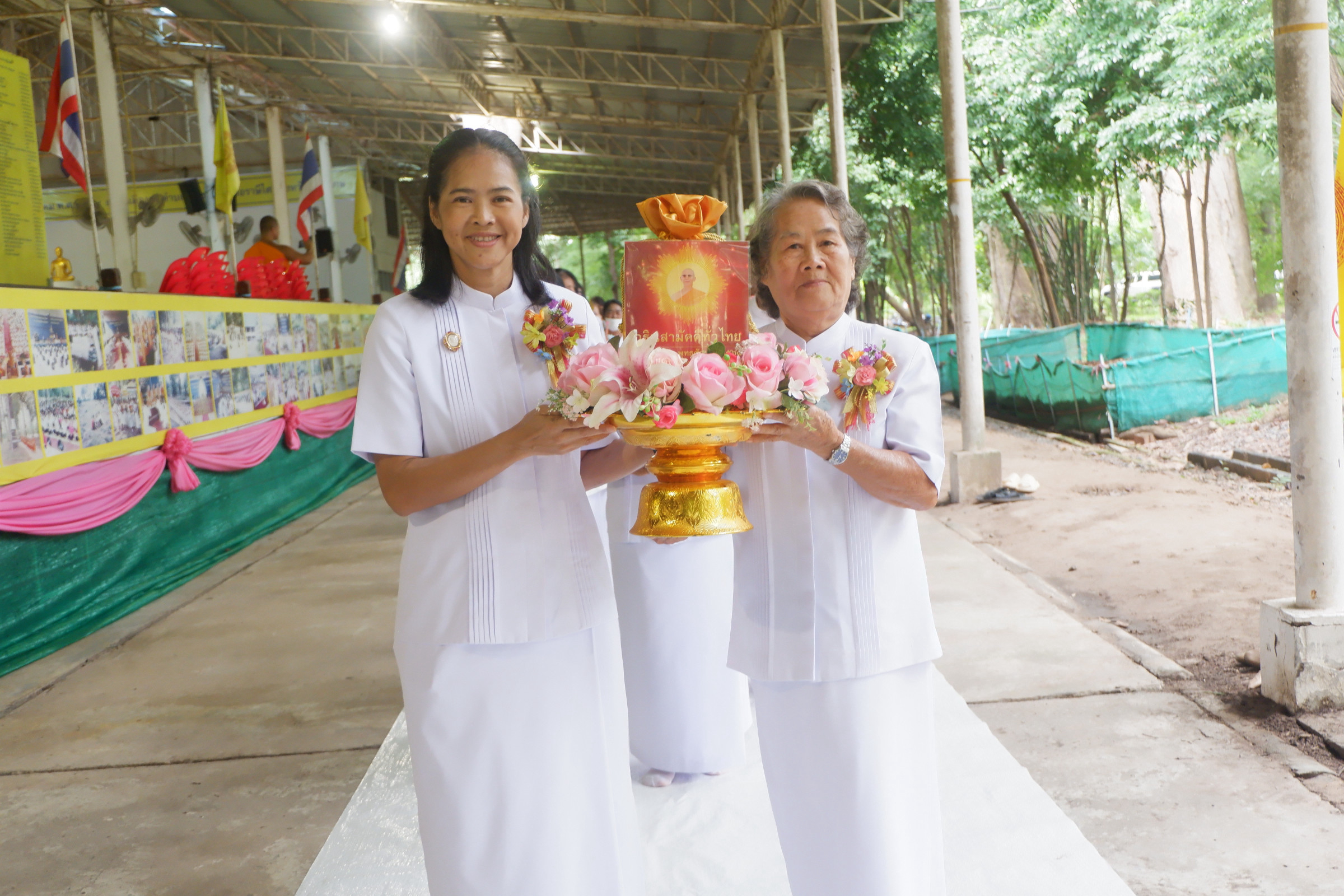 ภาพร่วมขบวนกฐินวัดเมืองคง