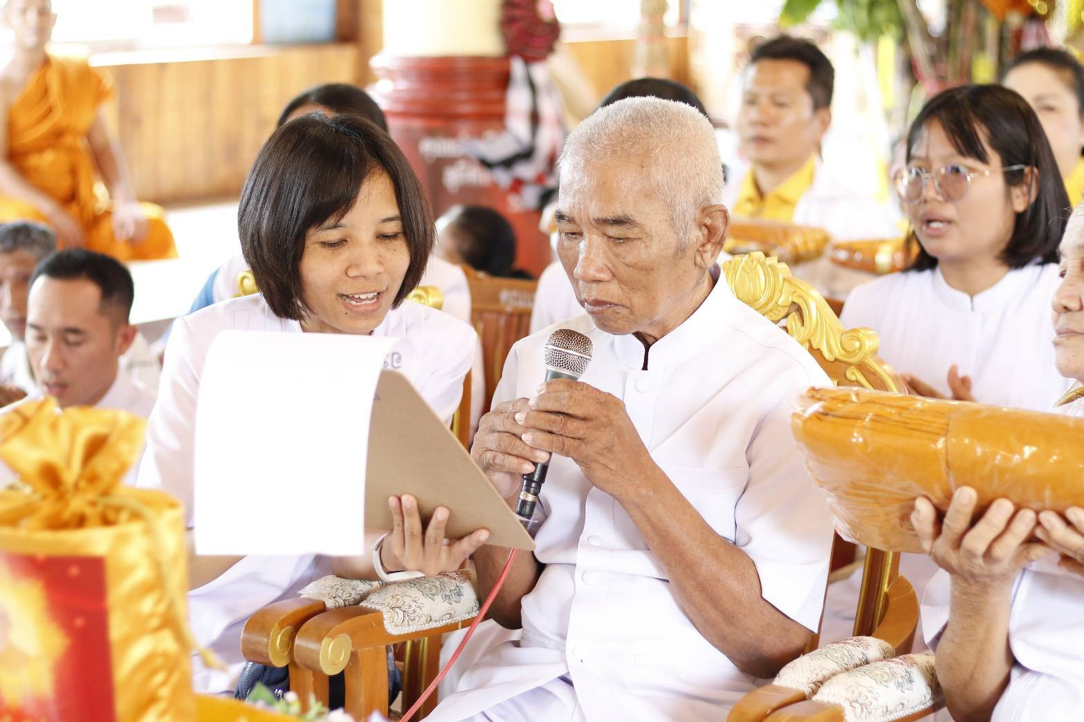 ภาพกล่าวคำถวายกฐินวัดบ้านบก