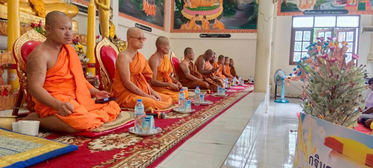ภาพร่วมพิธีกรรมวัดลุมพุก