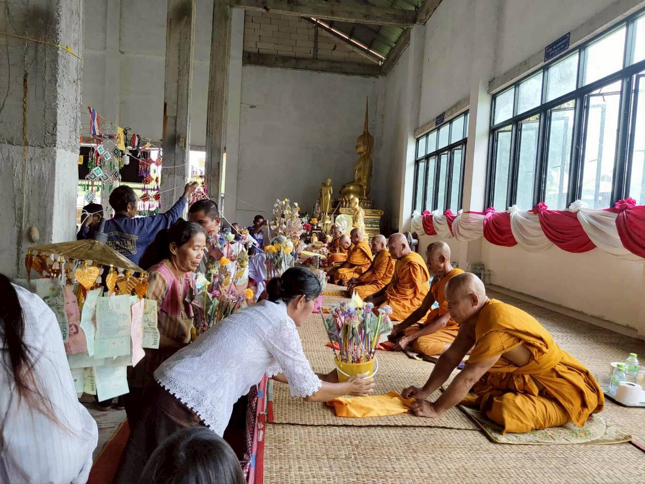 ภาพร่วมพิธีกรรมวัดขอนแต้