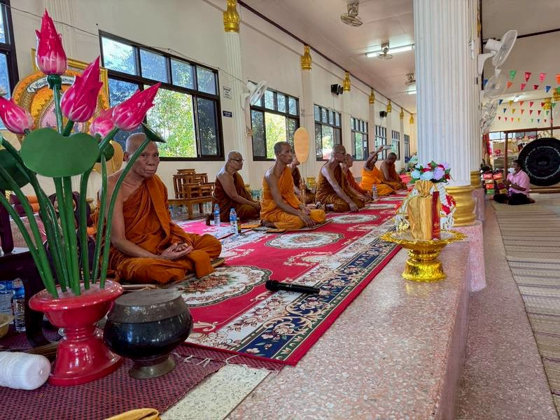 ภาพร่วมพิธีกรรมวัดโนนอีปัง