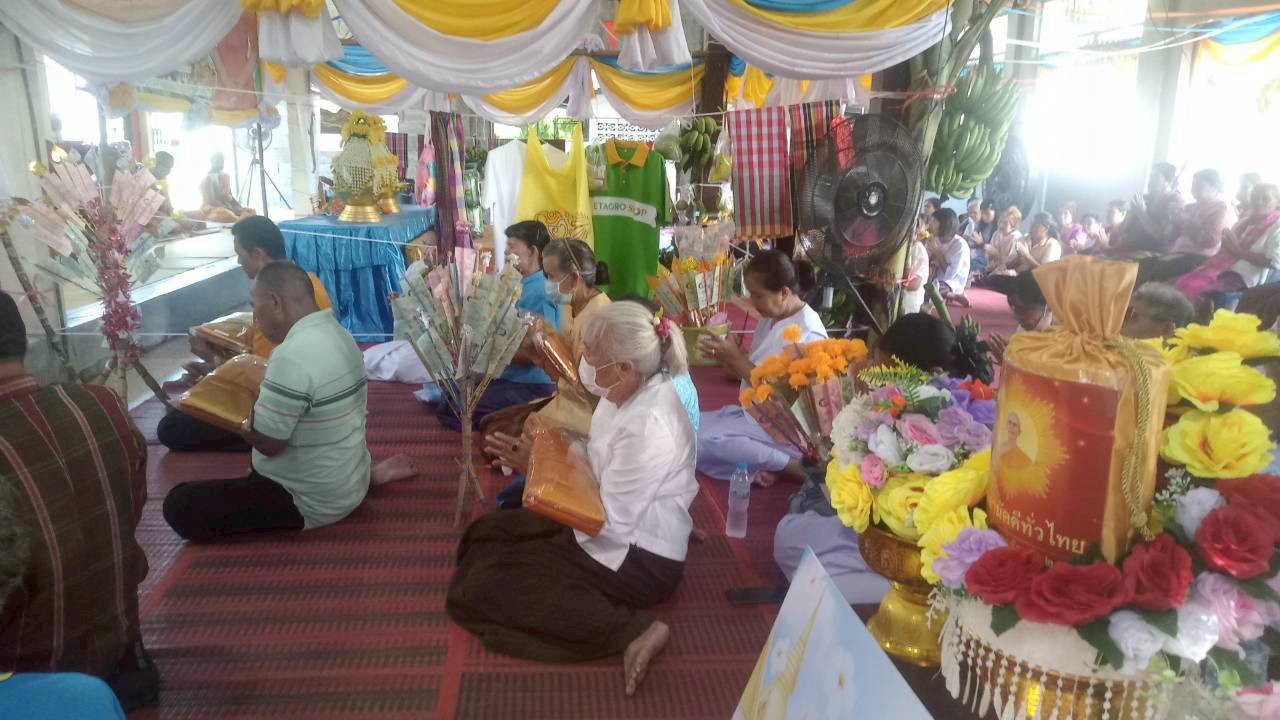 ภาพร่วมพิธีกรรมวัดโนนบัว