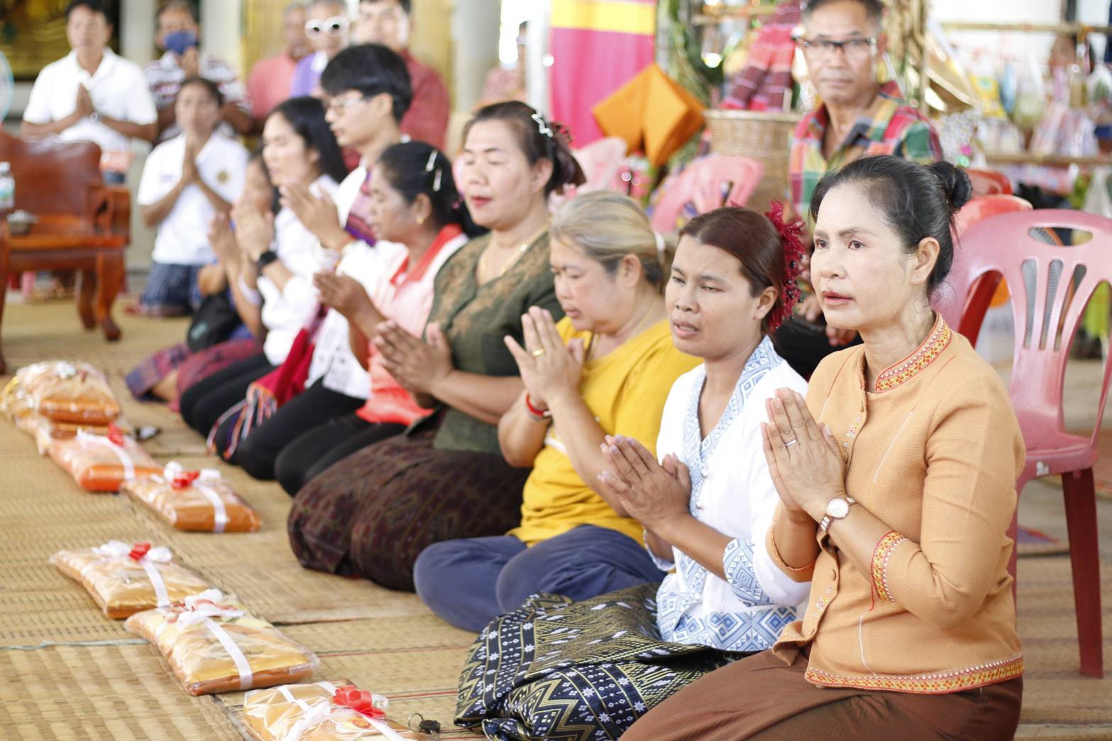 ภาพร่วมพิธีกรรมวัดบ้านแดงหนองจำปา