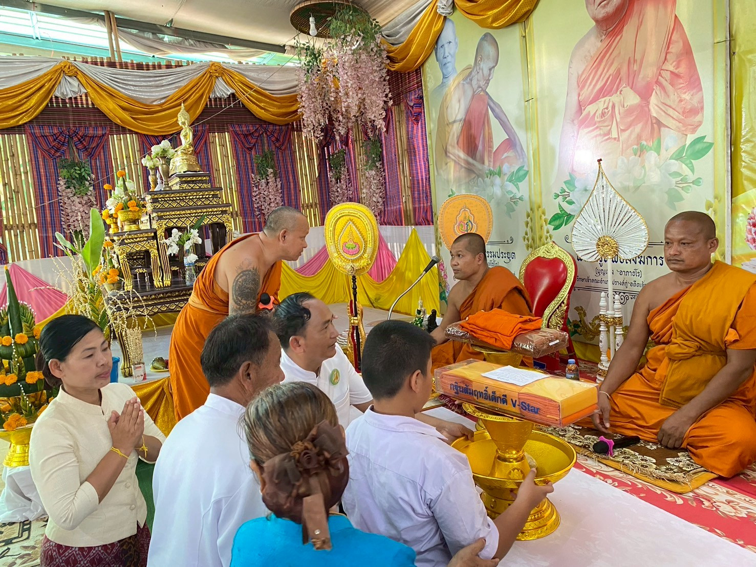 ภาพร่วมพิธีกรรมวัดปรางค์กู่