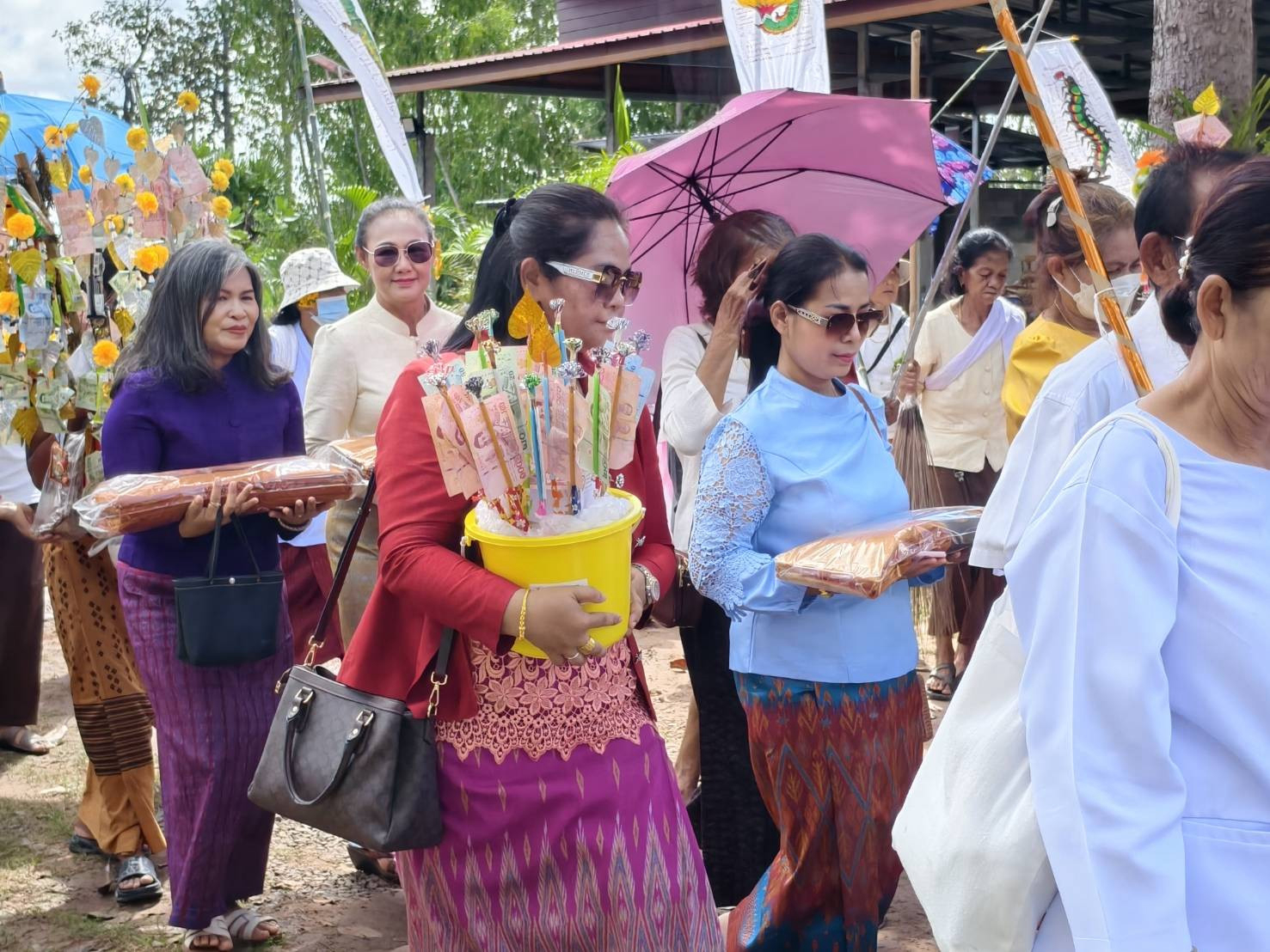 ภาพร่วมพิธีกรรมวัดหนองหิน