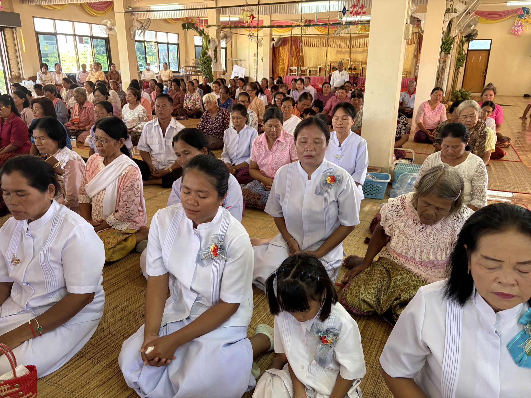 ภาพร่วมพิธีกรรมวัดบ้านสบาย