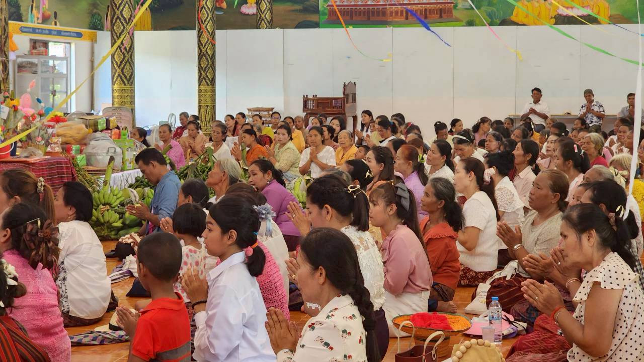 ภาพร่วมพิธีกรรมวัดตาโกน