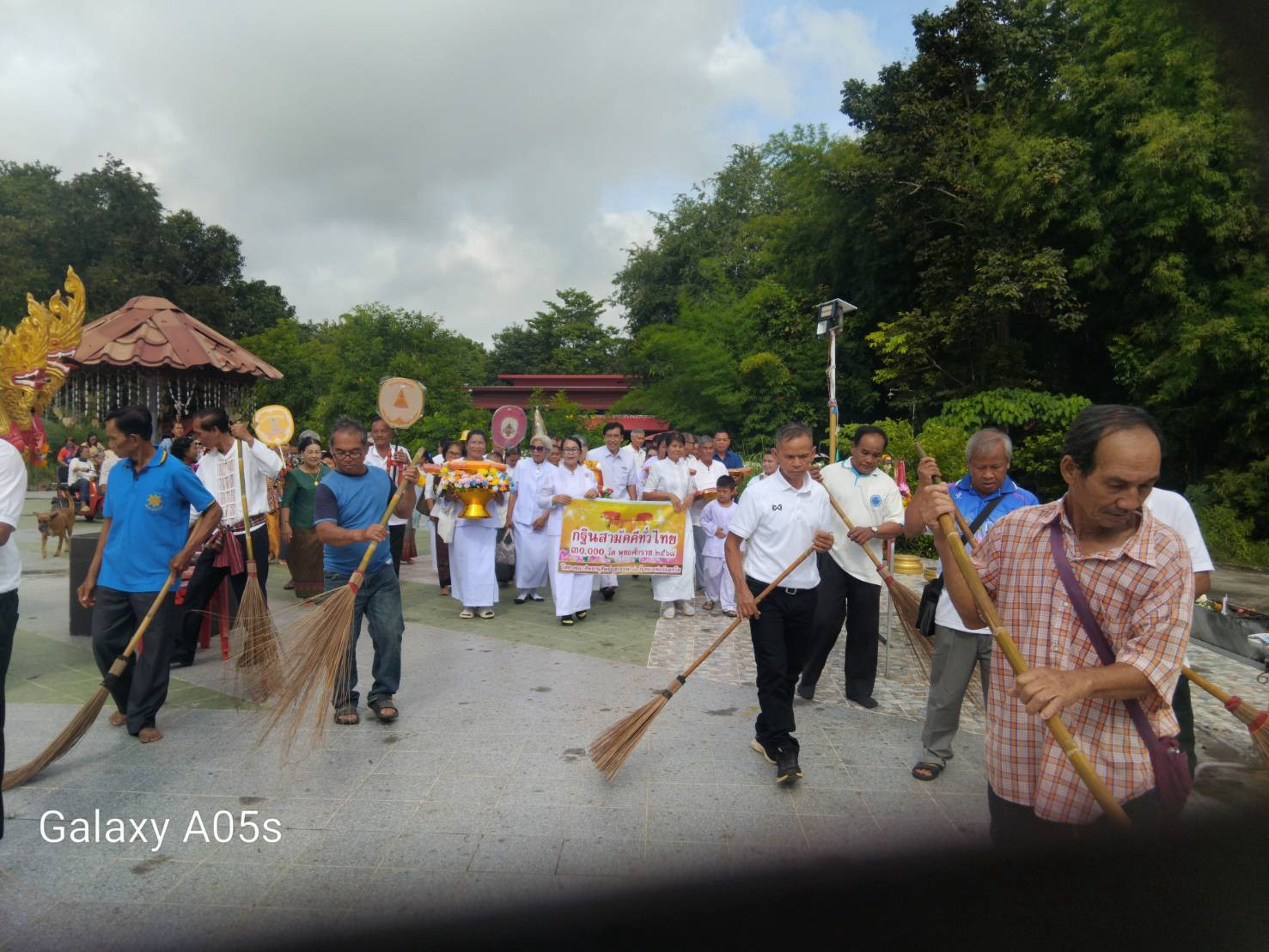 ภาพร่วมขบวนกฐินวัดป่าโชติการาม