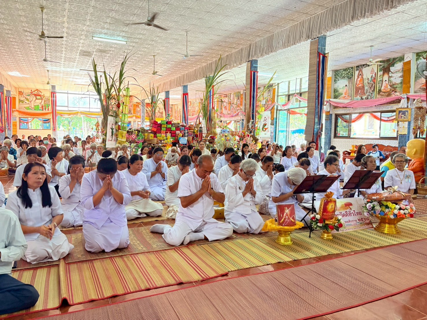 ภาพร่วมพิธีกรรมวัดศรีอัมพร