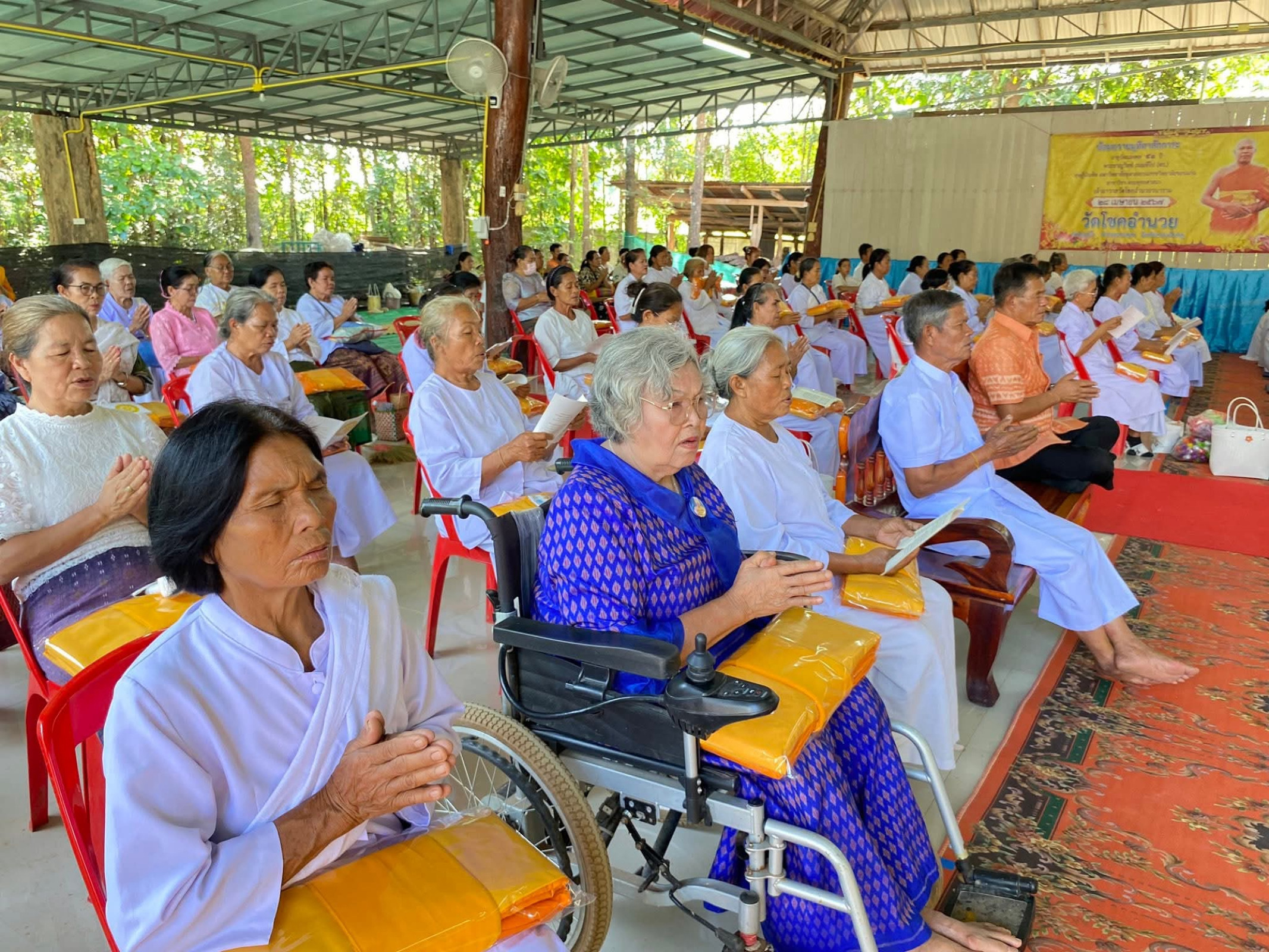 ภาพร่วมพิธีกรรมวัดโชคอำนวยวนาราม