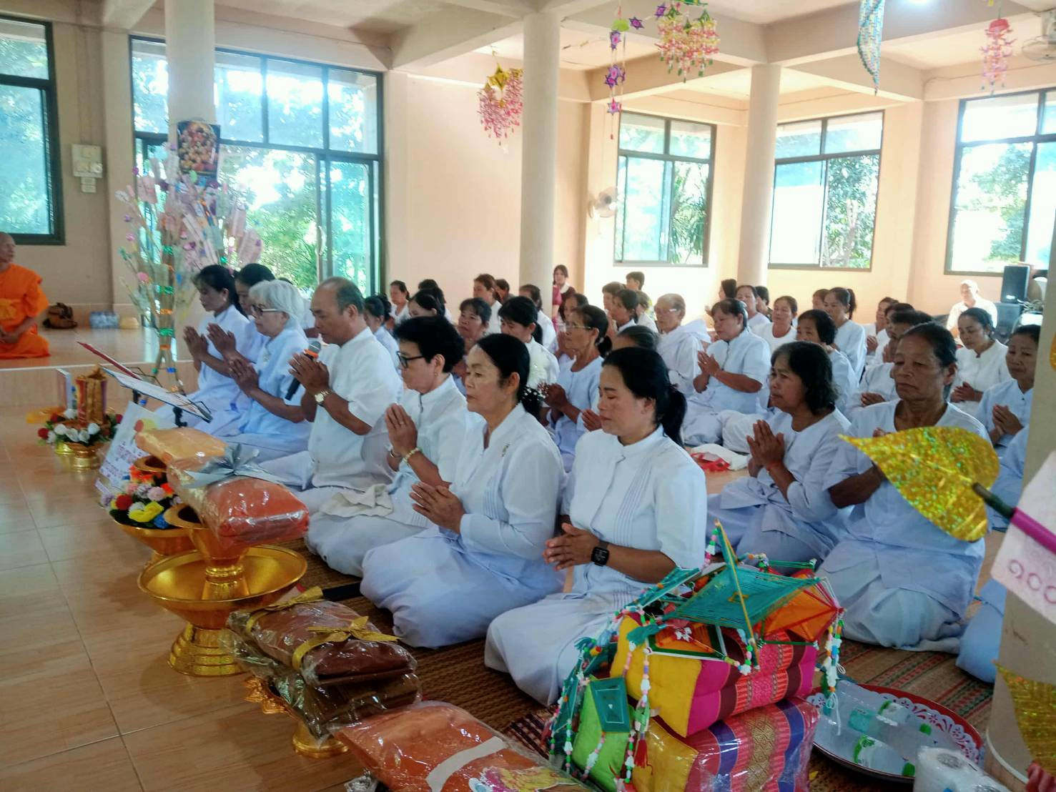 ภาพร่วมพิธีกรรมวัดถ้ำเทพานิมิต