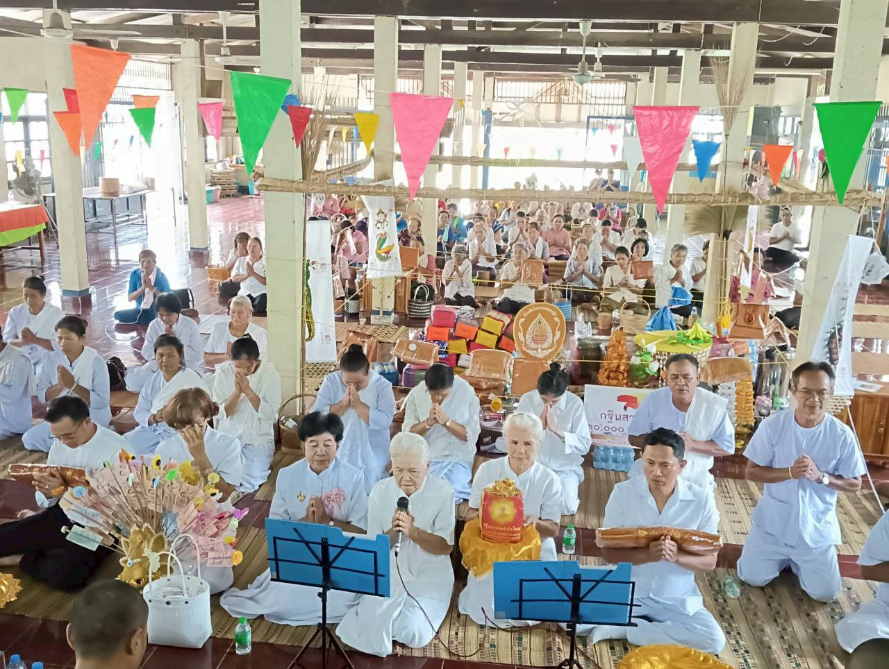 ภาพร่วมพิธีกรรมวัดศรีชมภู