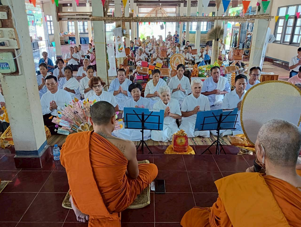 ภาพร่วมพิธีกรรมวัดศรีชมภู