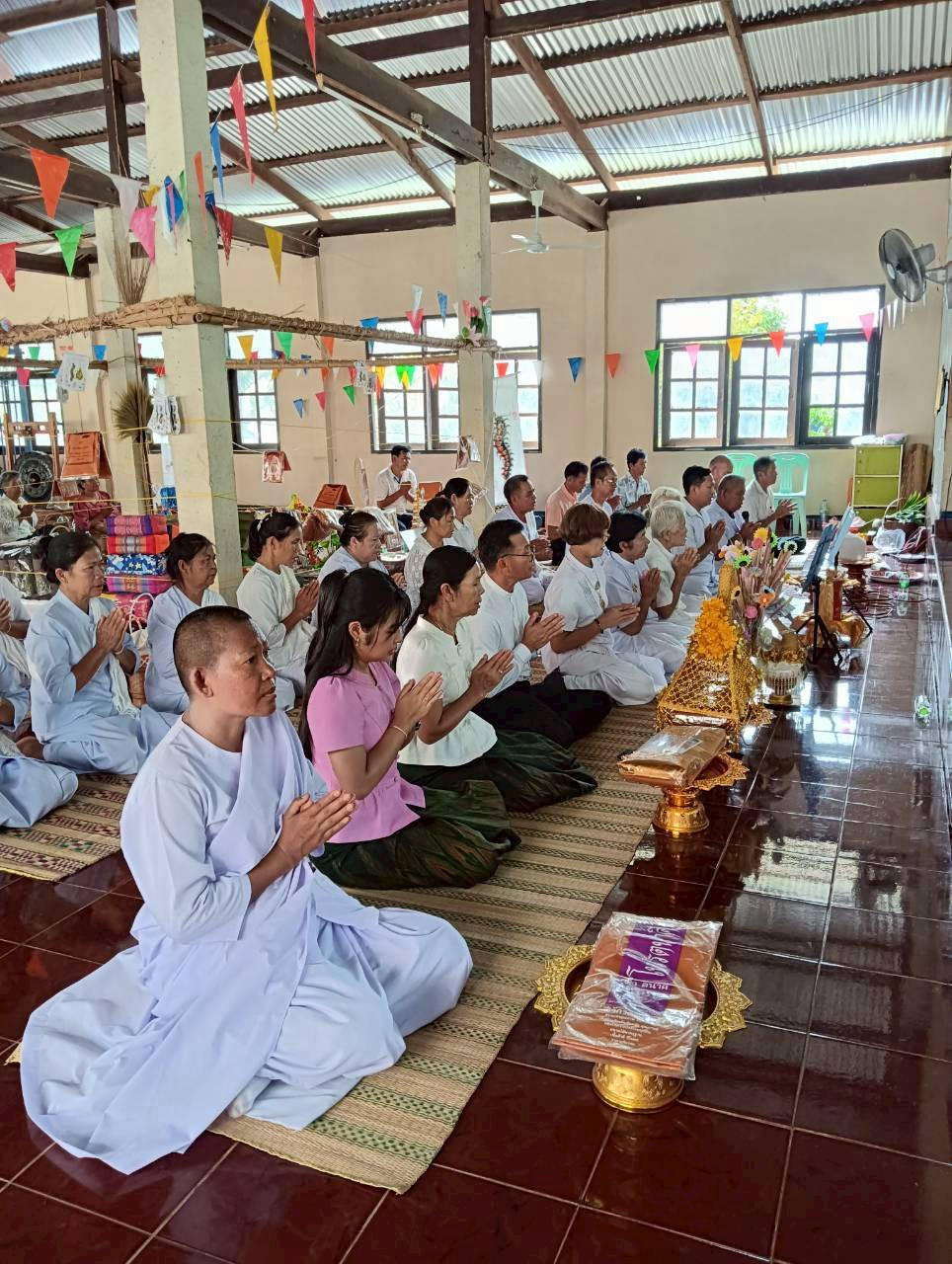 ภาพร่วมพิธีกรรมวัดศรีชมภู