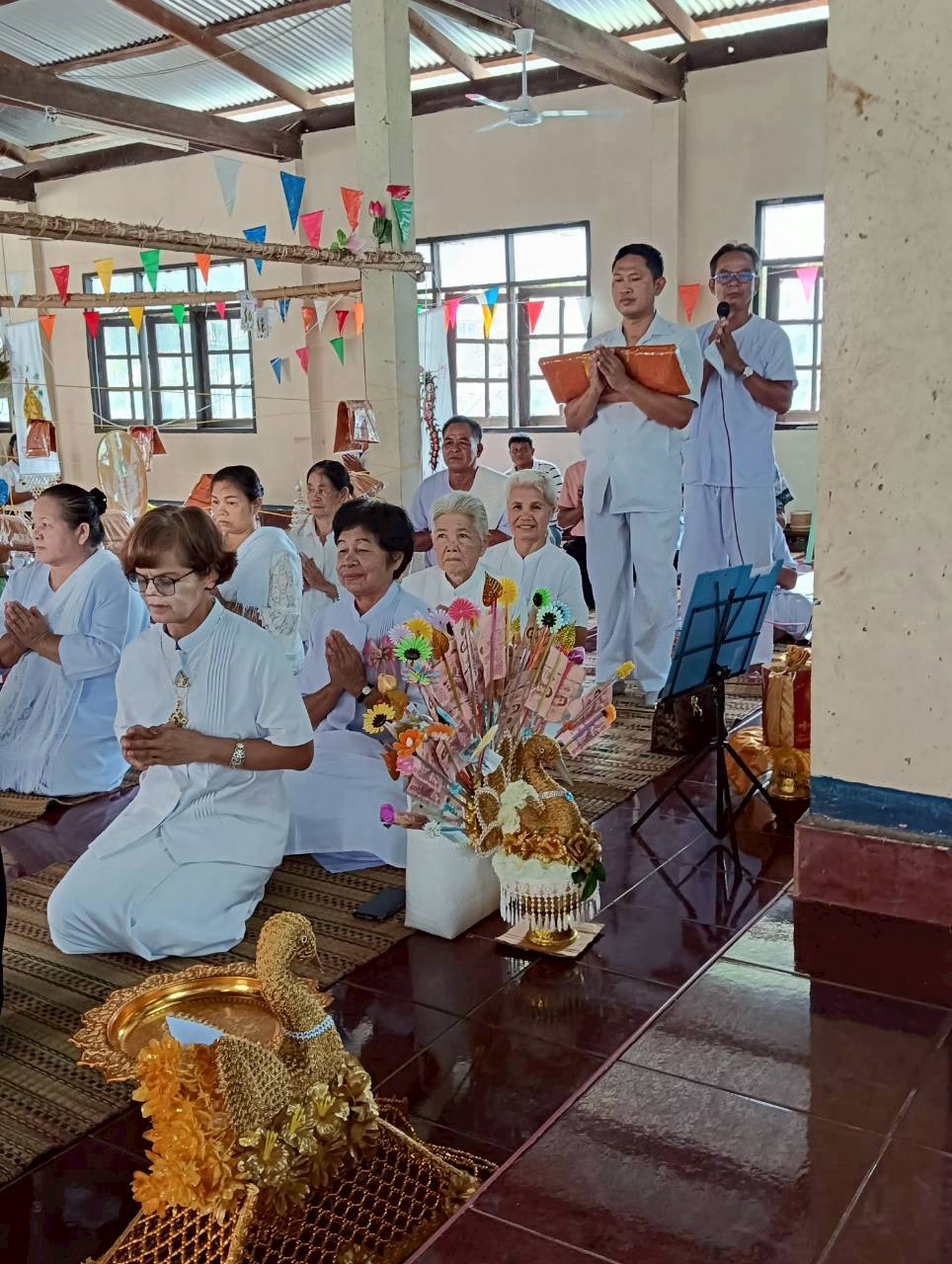 ภาพร่วมพิธีกรรมวัดศรีชมภู