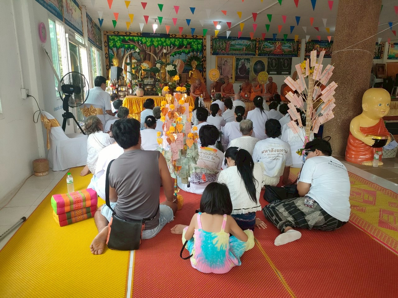 ภาพร่วมพิธีกรรมวัดศรีสว่าง