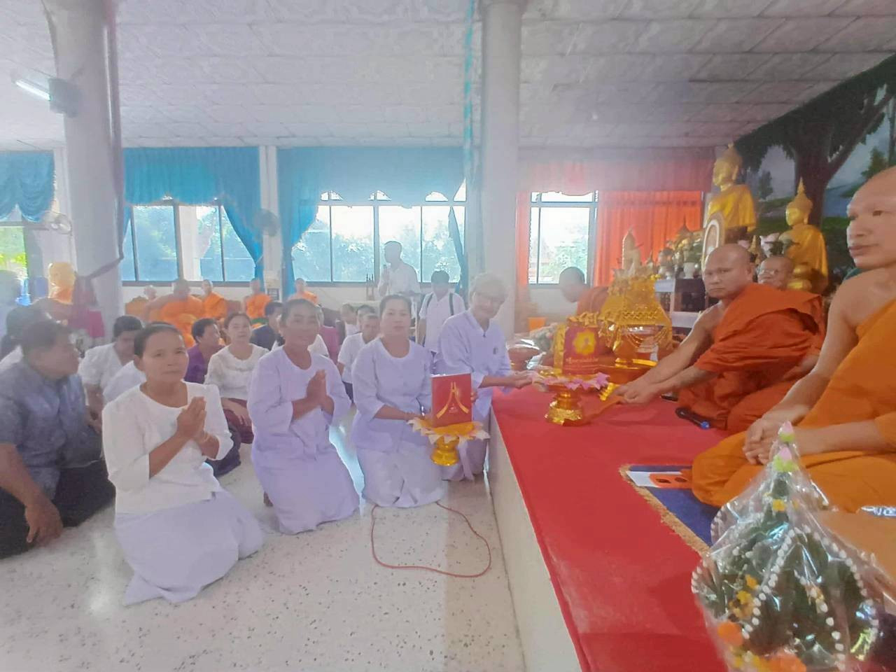 ภาพการถวายปัจจัยวัดบุพพวนาราม