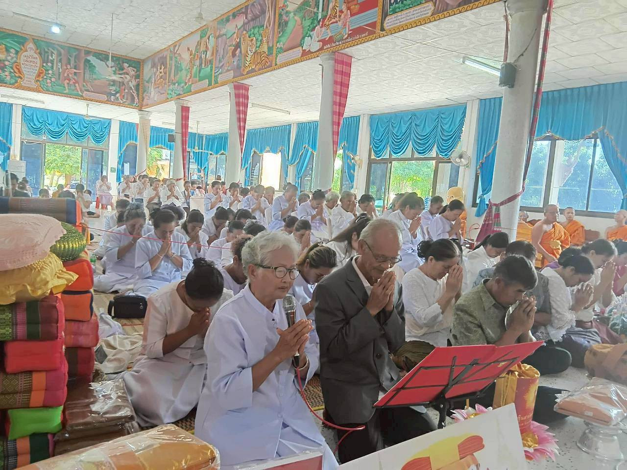 ภาพร่วมพิธีกรรมวัดวิเศษมงคล