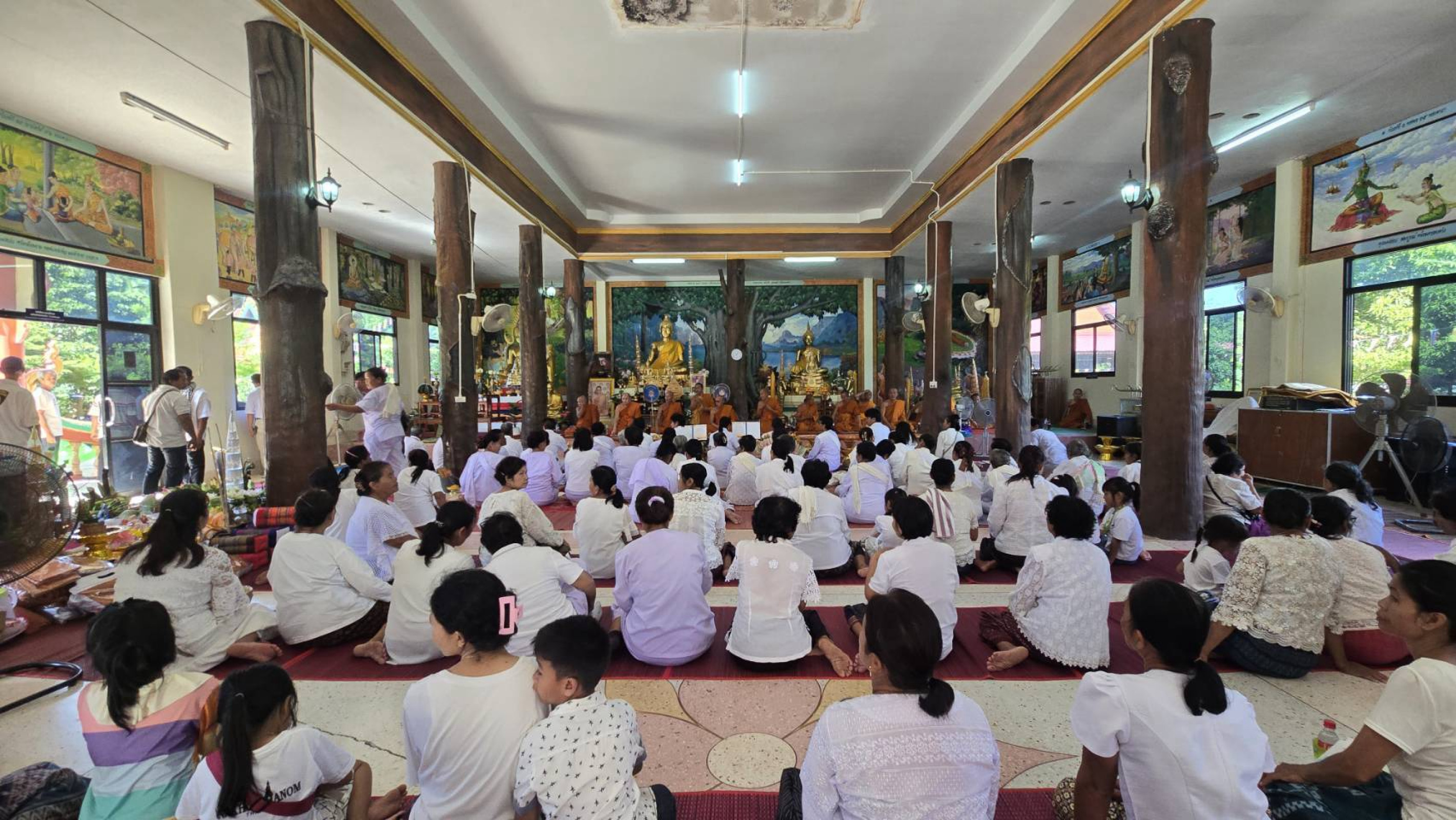 ภาพร่วมพิธีกรรมวัดทรงธรรมศรีสมัย