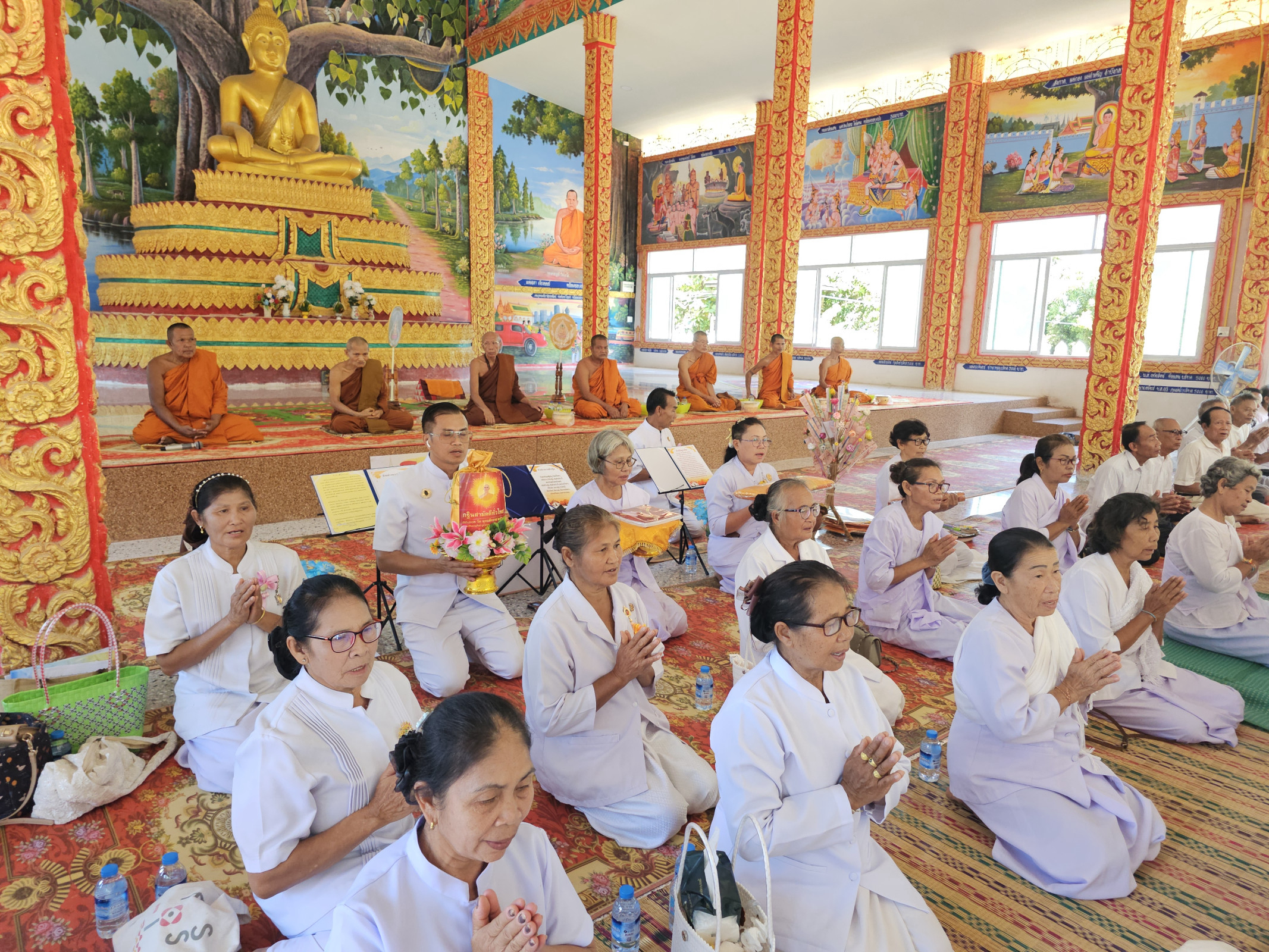 ภาพร่วมพิธีกรรมวัดพระธาตุแสงธรรม