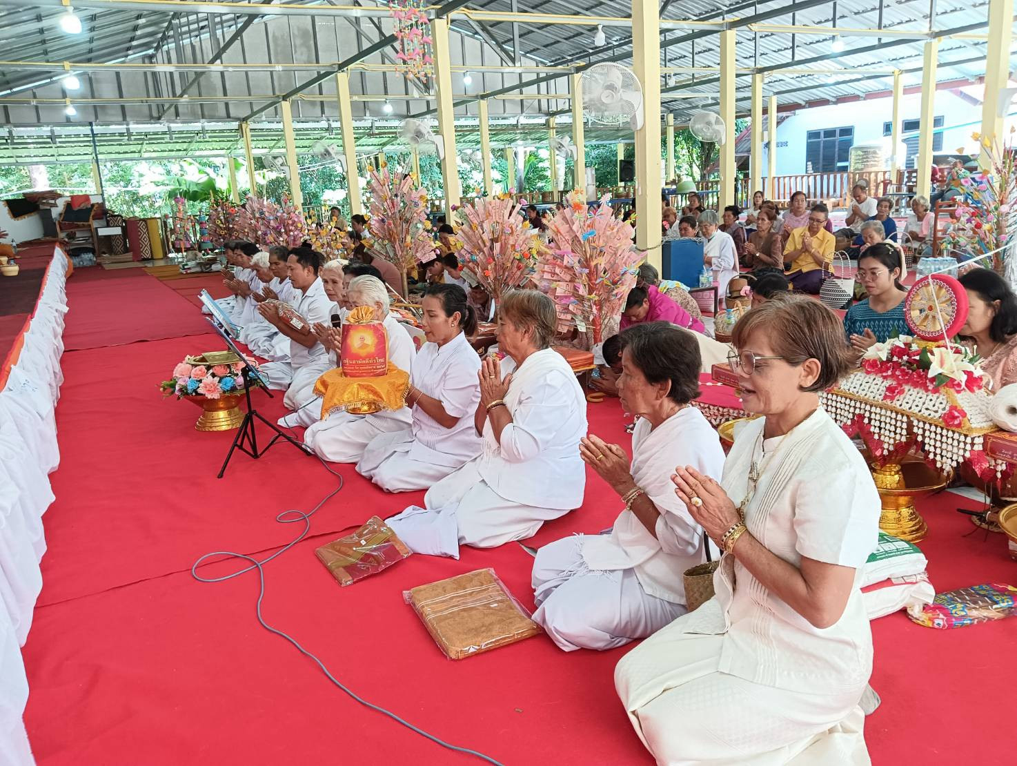 ภาพร่วมพิธีกรรมวัดโพธิ์ทอง