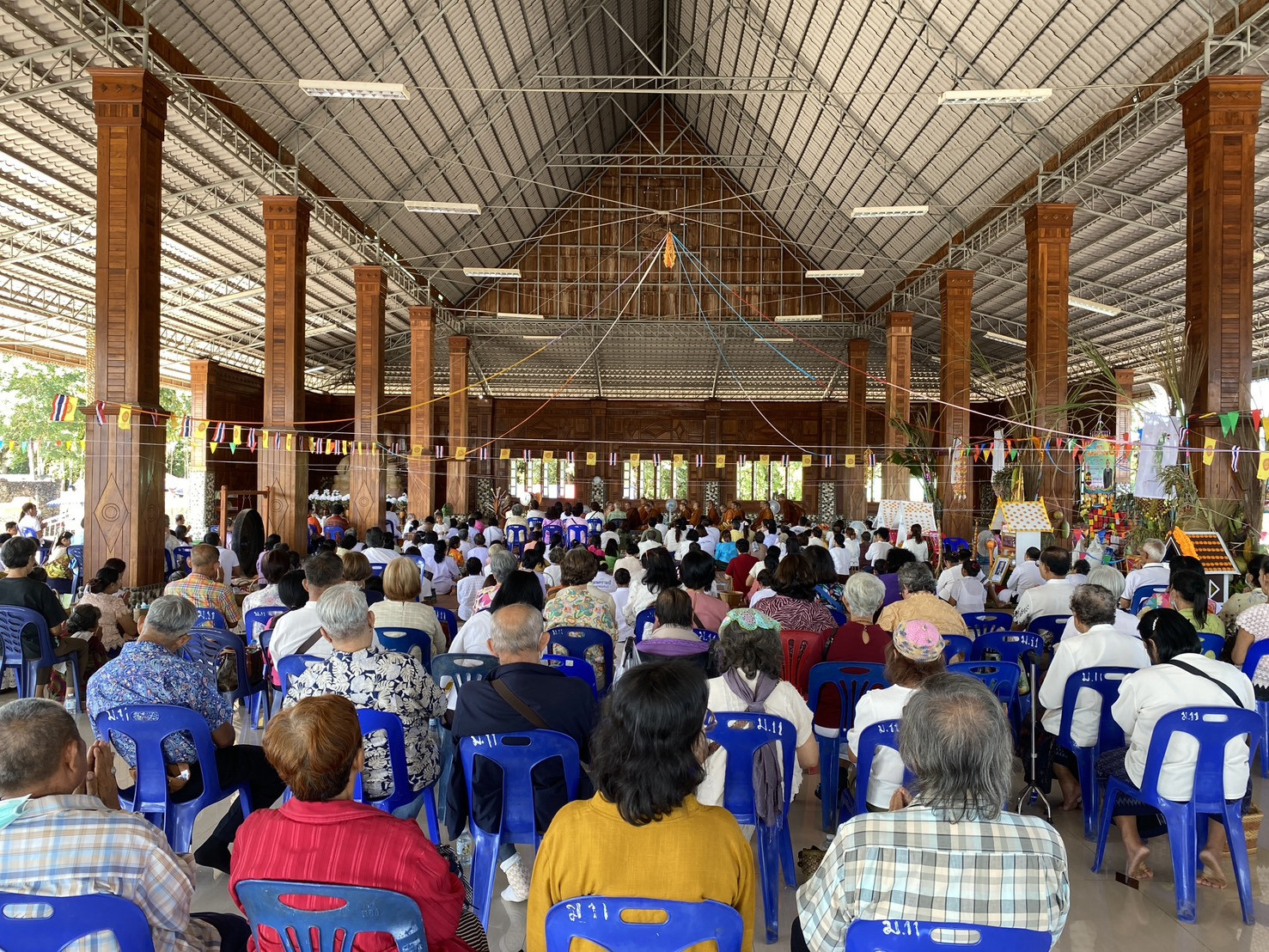 ภาพร่วมพิธีกรรมวัดร่องน้ำใส