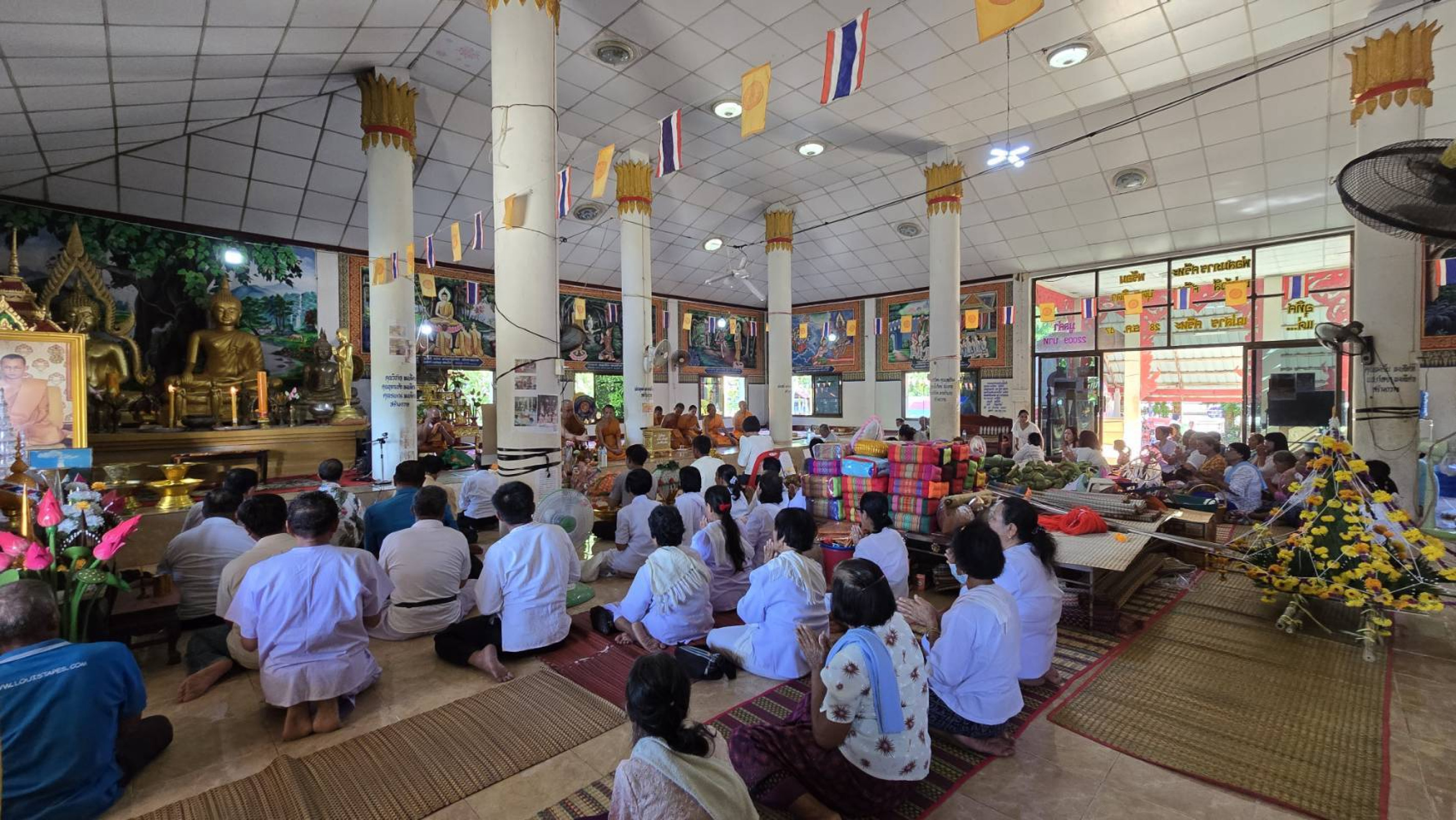 ภาพร่วมพิธีกรรมวัดศรีโนนเมือง