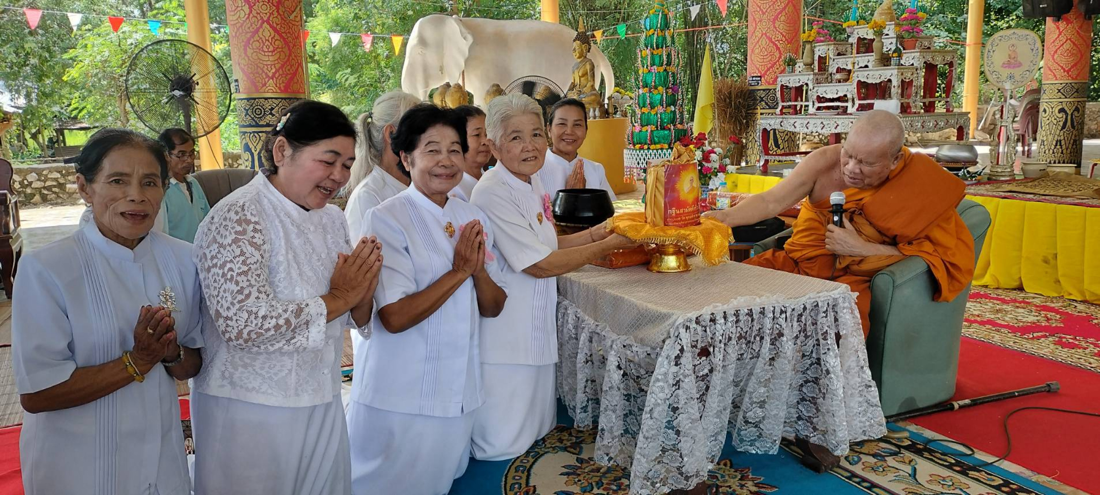 ภาพการถวายปัจจัยวัดศิริธรรมพัฒนา