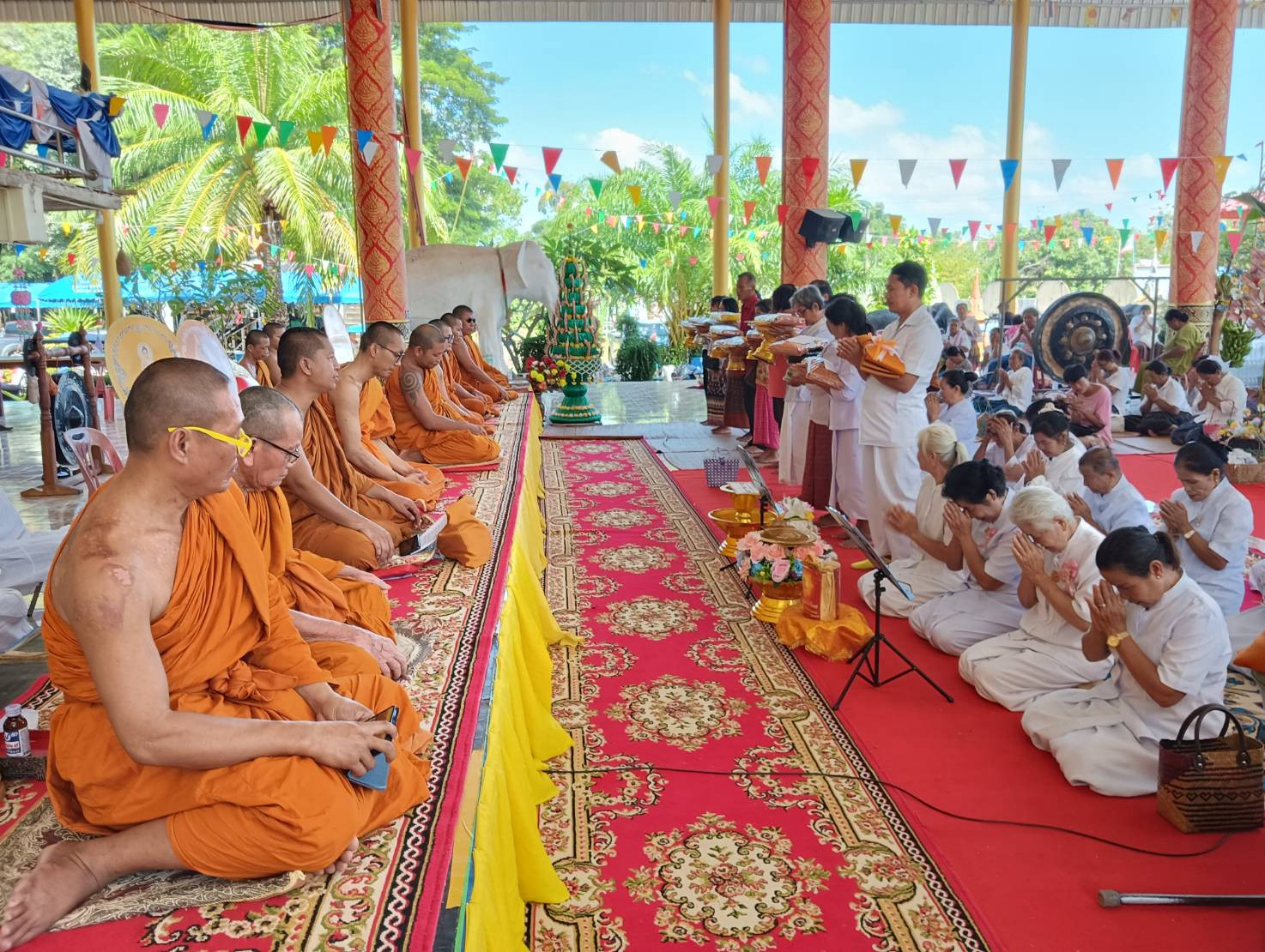 ภาพร่วมพิธีกรรมวัดศิริธรรมพัฒนา