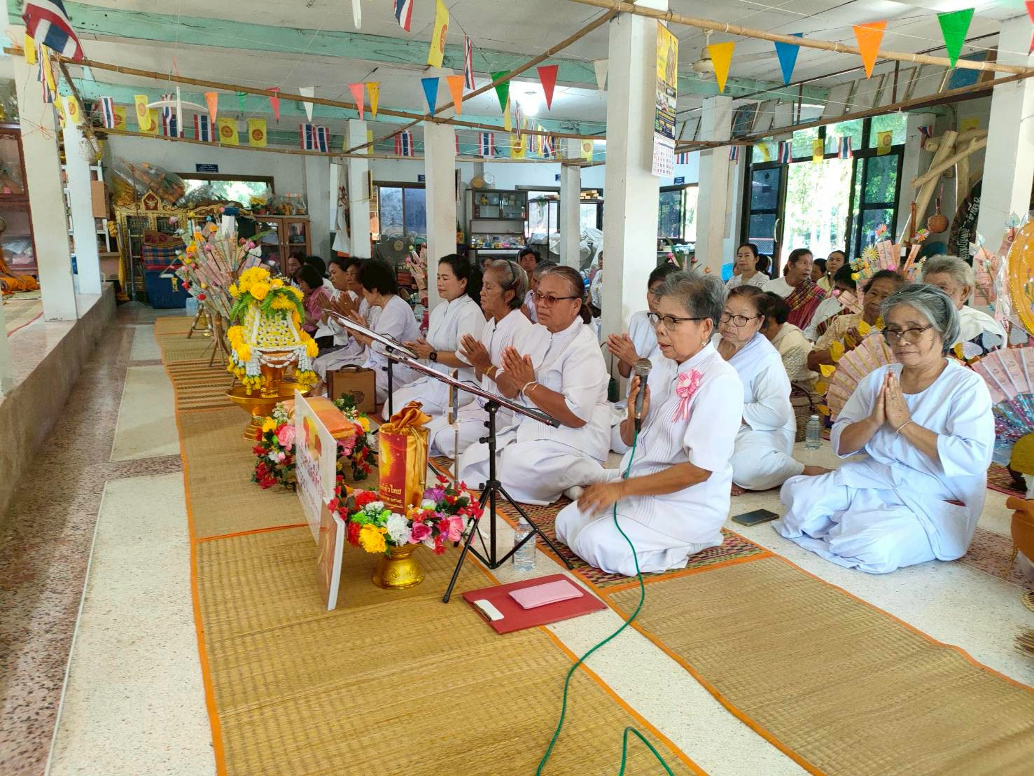 ภาพร่วมพิธีกรรมวัดโพธิ์ชัยสะอาด