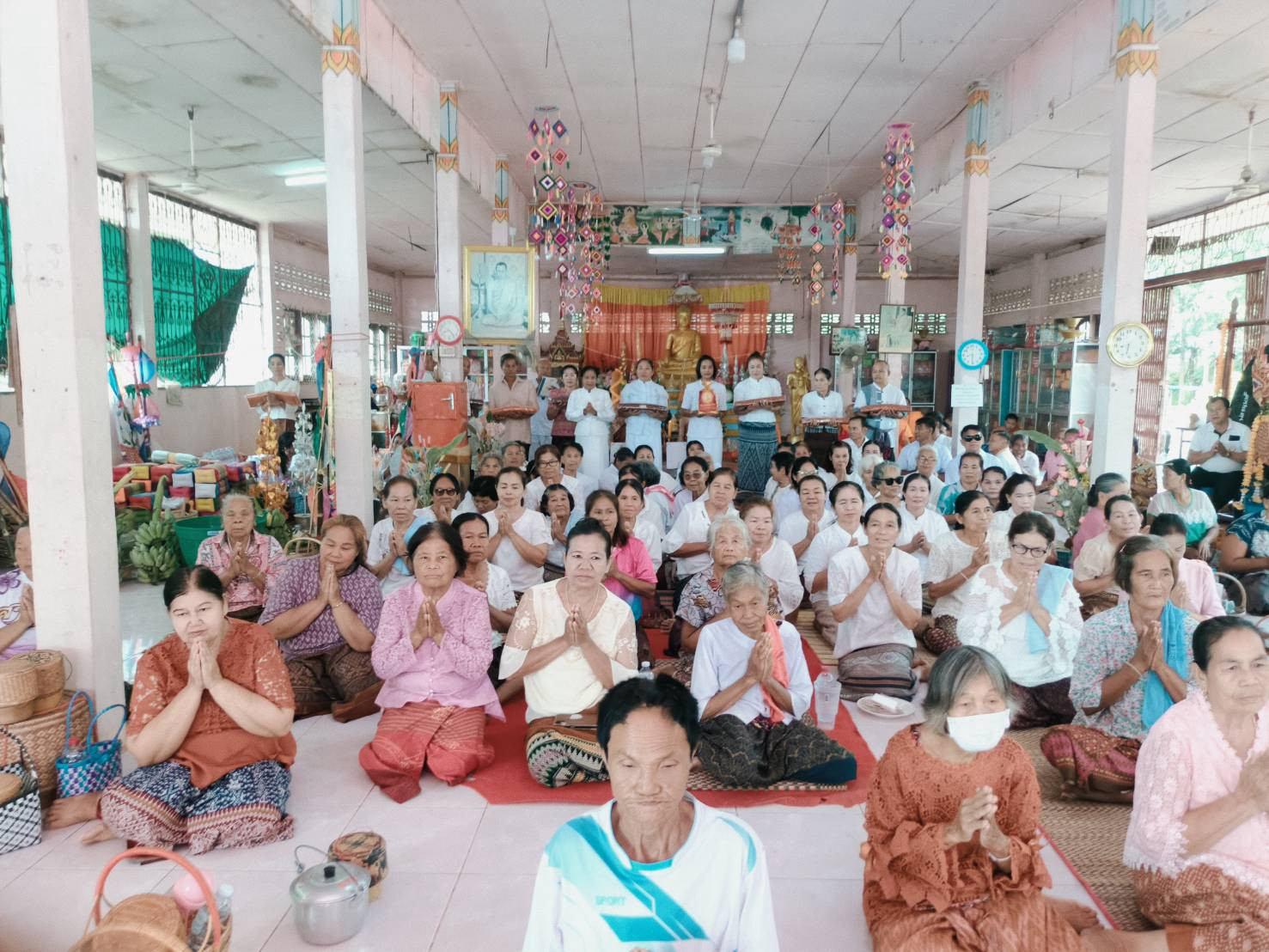 ภาพร่วมพิธีกรรมวัดจอมมณี