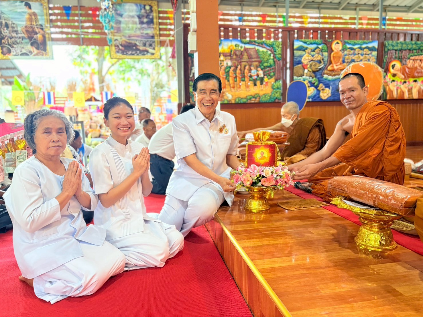 ภาพการถวายปัจจัยวัดศรีวิสุทธิวราราม