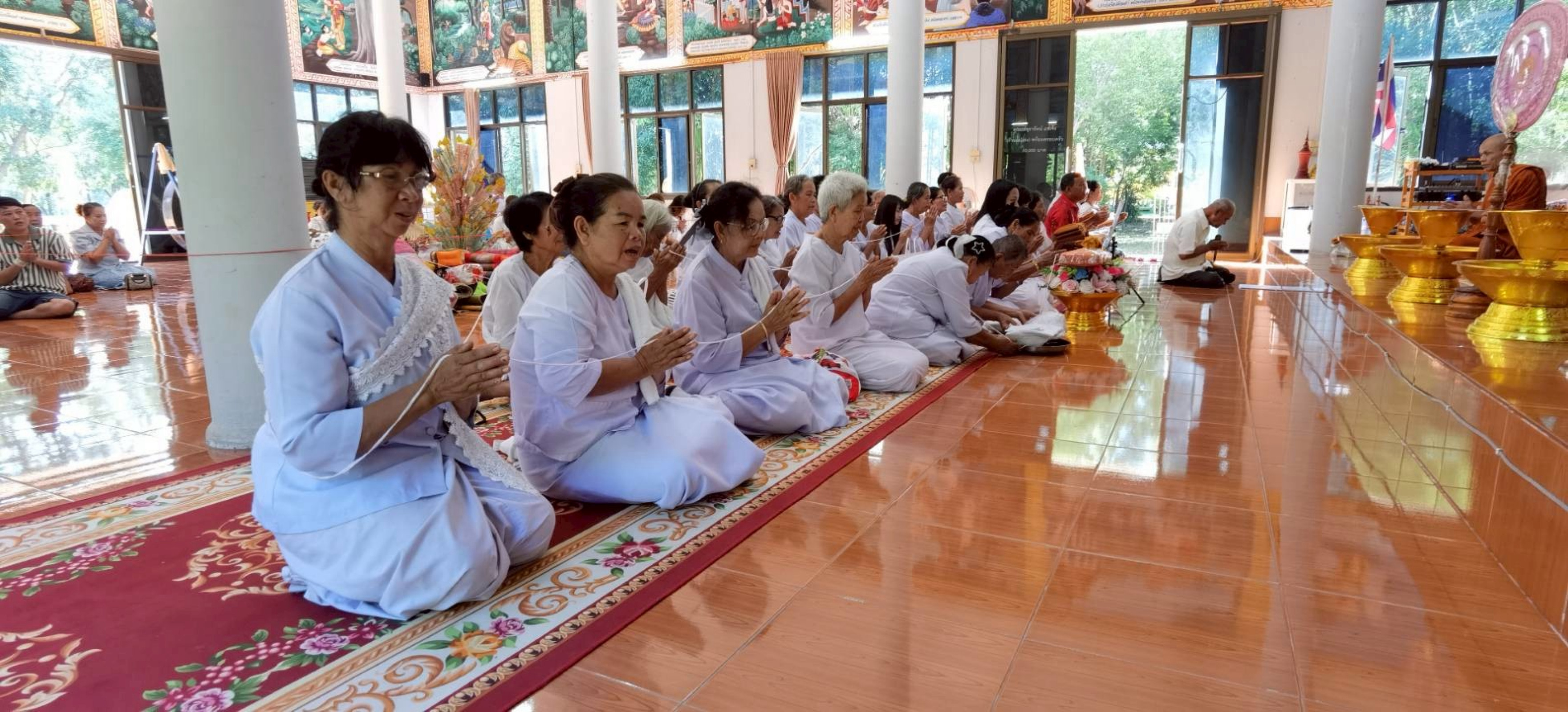 ภาพร่วมพิธีกรรมวัดสว่างกุงทอง