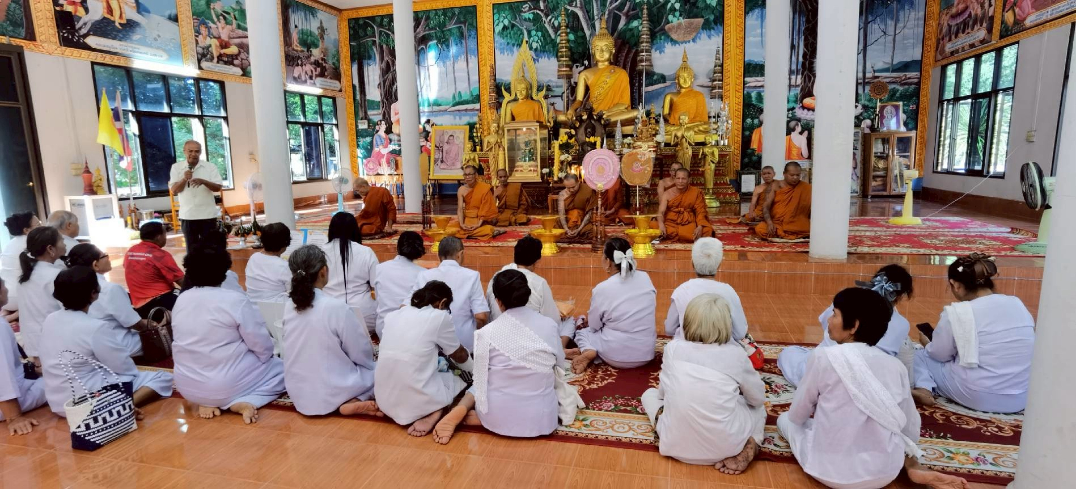 ภาพร่วมพิธีกรรมวัดสว่างกุงทอง