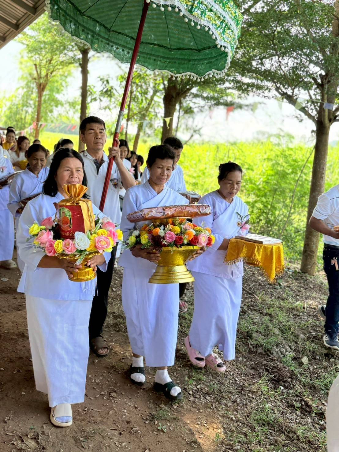 ภาพร่วมขบวนกฐินวัดทุ่งสว่าง
