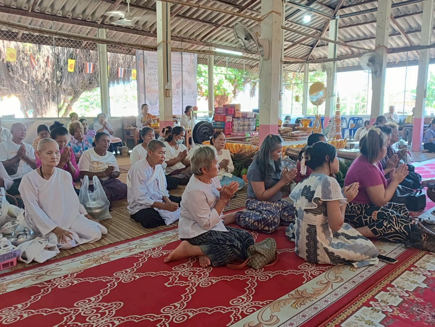 ภาพร่วมพิธีกรรมวัดสามัคคีเจริญธรรม