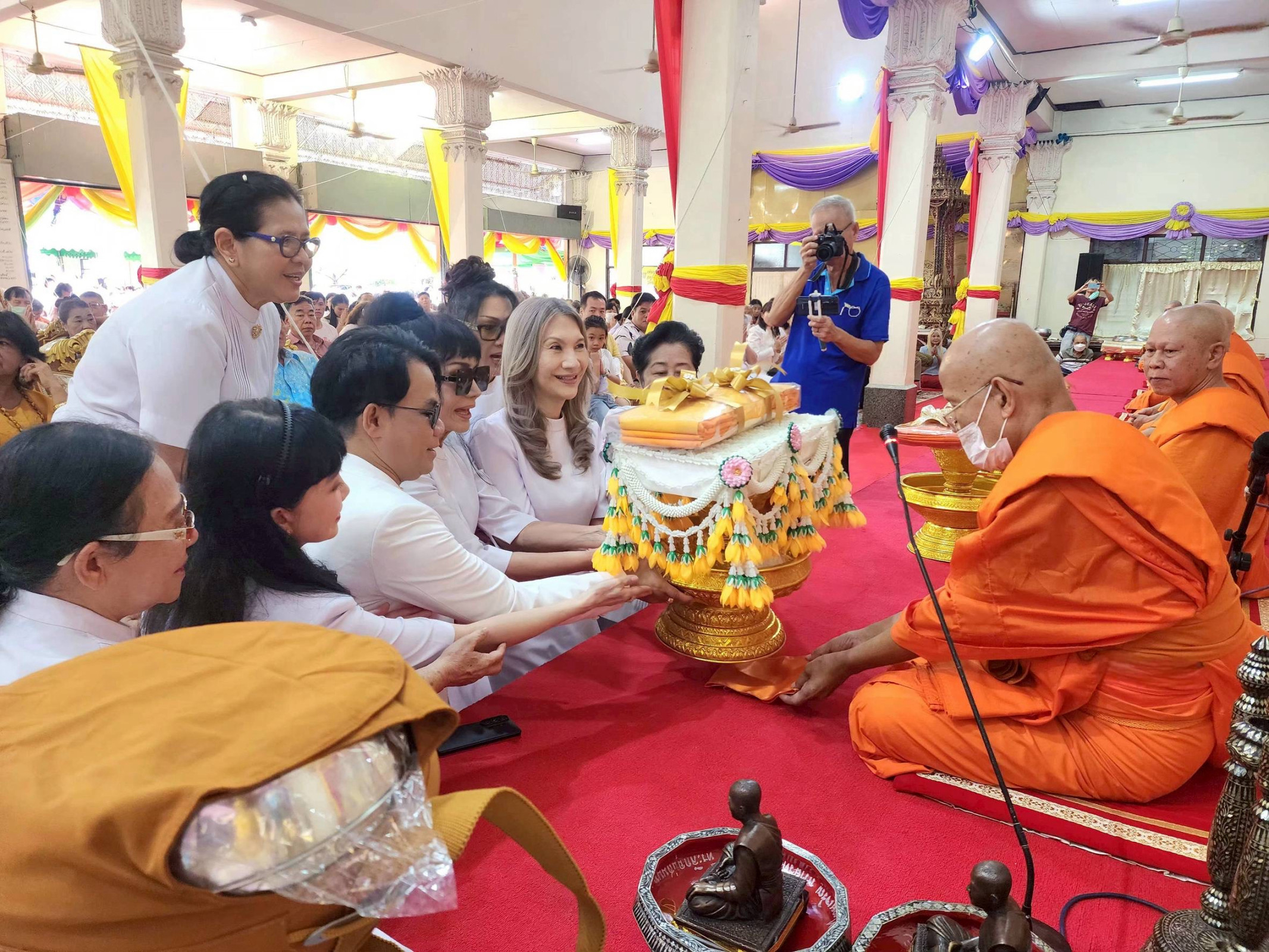 ภาพร่วมพิธีกรรมวัดใหม่ยายนุ้ย